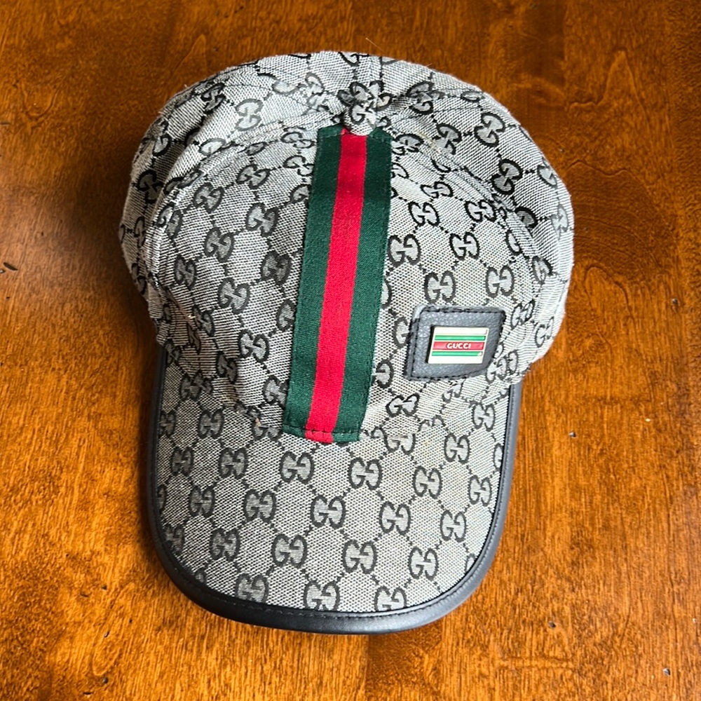 Gucci logo hat, slight wear by logo, originally purchased from the realreal.